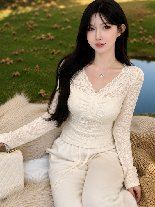 V-Neck Ruched Floral Lace Long-Sleeve Top